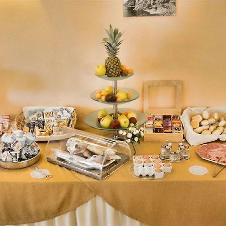 Accini Hotel 3*