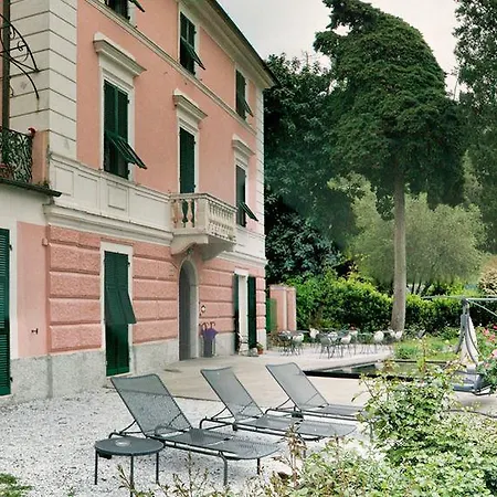 Accini Hotel 3*