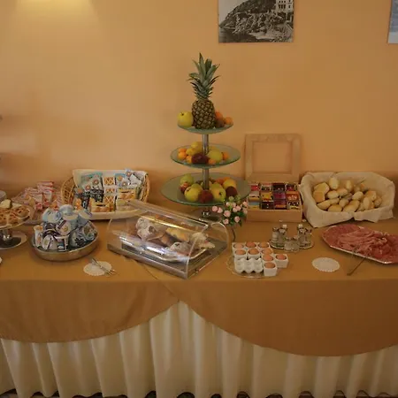 Accini Hotel 3*