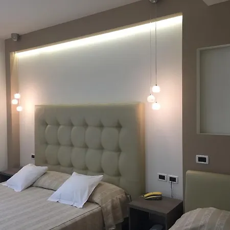 Accini 3*