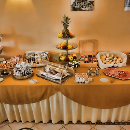 Accini Hotel 3*
