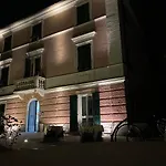 فندق Accini