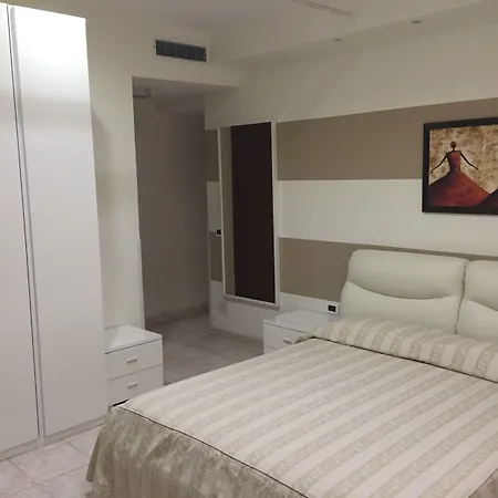 Отель Accini Монтероссо-аль-Маре