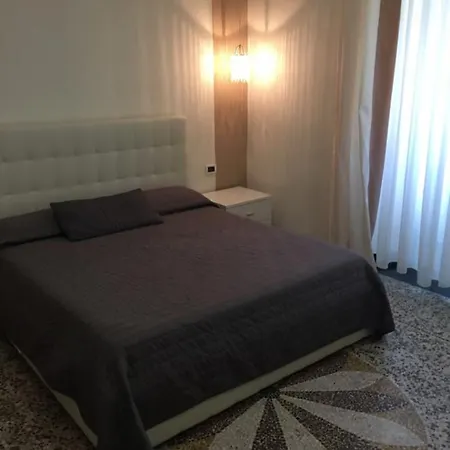 Accini Отель Монтероссо-аль-Маре