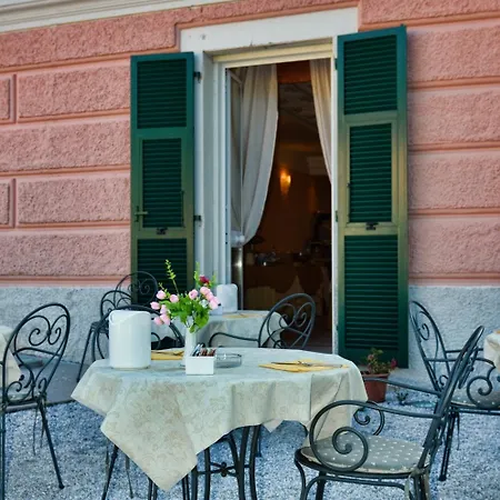 Отель Accini 3*