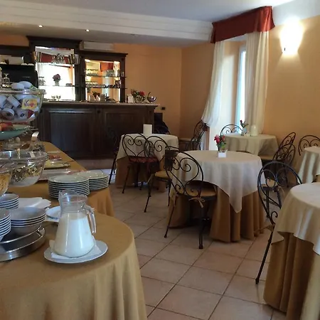فندق Accini 3*
