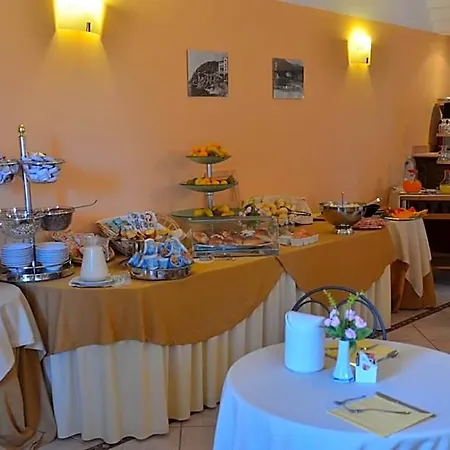 Accini 3*
