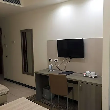 Accini مونتيروسّو ال ماري