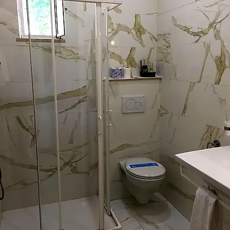 Accini مونتيروسّو ال ماري