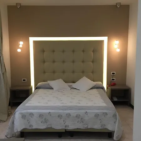 فندق Accini 3*