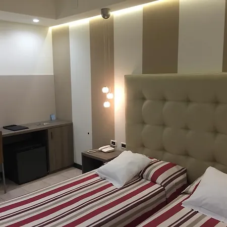 Accini مونتيروسّو ال ماري