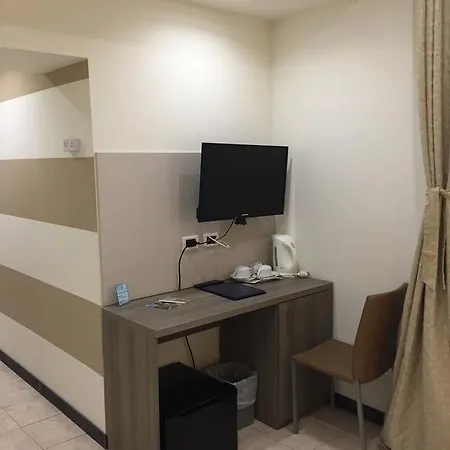 Accini 3*
