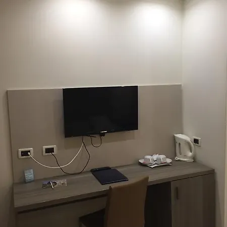 호텔 아치니 3*