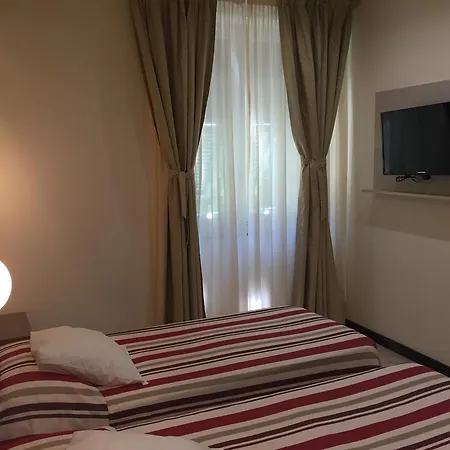 Accini فندق مونتيروسّو ال ماري
